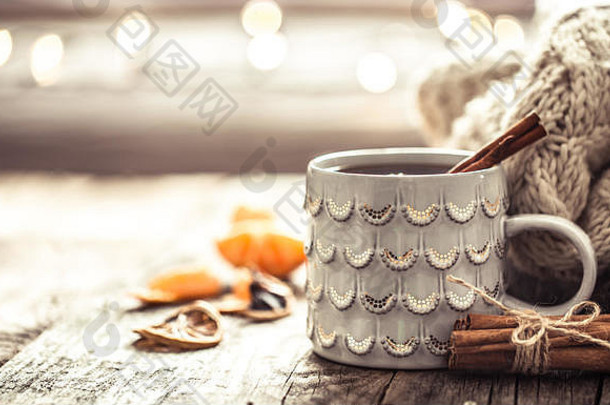 细节生活首页室内生活房间美丽的杯茶橘子毛衣木背景舒适的秋冬季