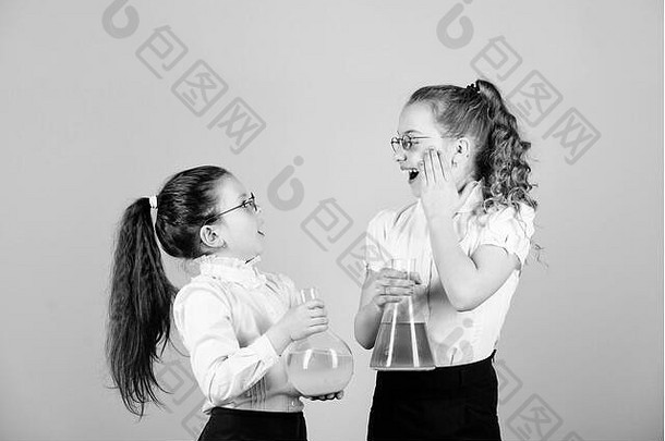 试验教育概念迷人的实验基本知识知识一天女生朋友化学液体童年教养知识信息