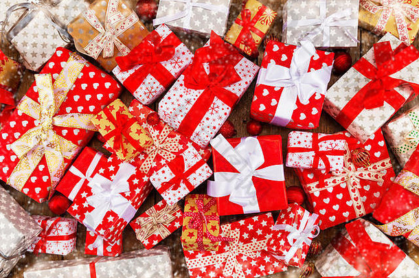 桩圣诞节礼物盒子红色的白色颜色