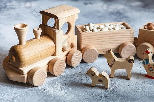 孩子们的木玩具孩子们木火车马车自然木建设集教育设备孩子们的木机车都是