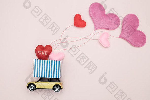 玩具车携带心形气球概念情人节一天点选择