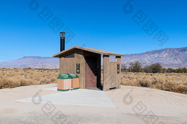 公共厕所沙漠