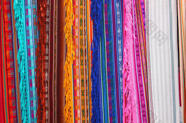 色彩斑斓的吊床出售户外工艺市场奥塔瓦洛厄瓜多尔