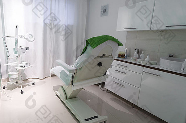室内健康的美水疗中心沙龙现代设备治疗房间奢侈品放松治疗