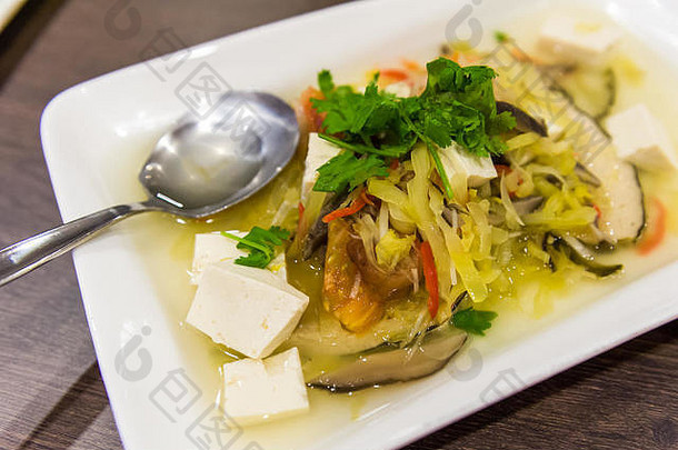 美味的中国人风格素食者菜混合蔬菜豆凝乳