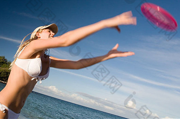 女孩比基尼玩飞盘热带海滩斐济南太平洋