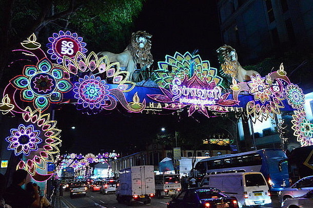 街光显示东京迪斯尼乐园一年庆祝活动