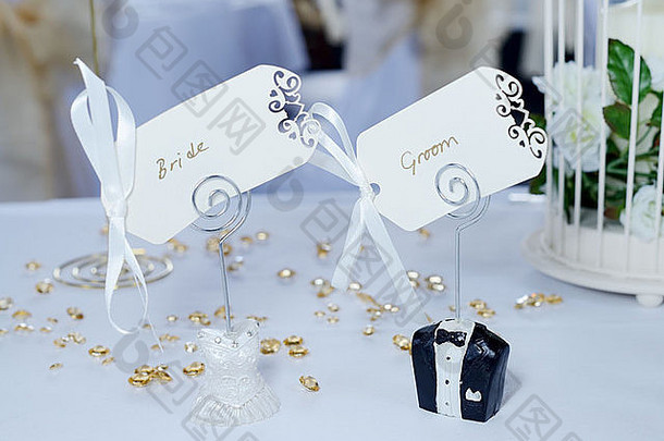 婚礼接待细节特写镜头新娘新郎的地方卡片