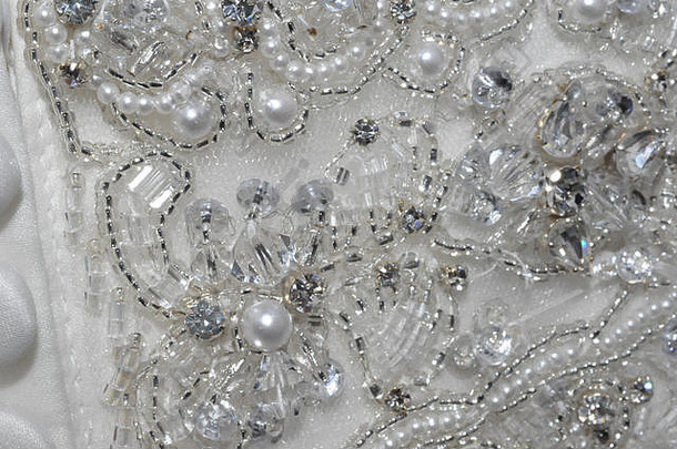 珍珠水晶婚礼衣服细节