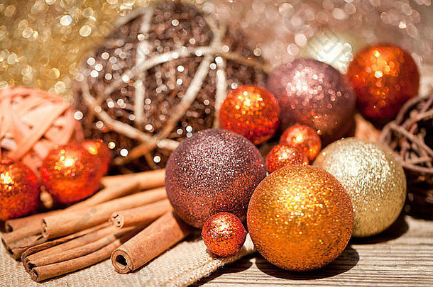 闪闪发光的圣诞节装饰橙色棕色（的）自然木特写镜头宏