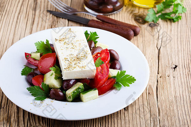 真实的希腊沙拉容易美味的传统的菜新鲜的成熟的季节成分