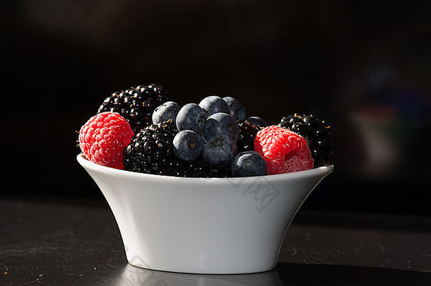 水果树莓黑莓