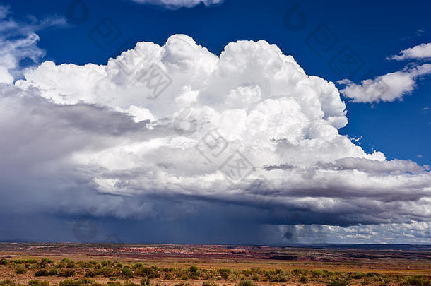 积雨<strong>云云</strong>发展中雷雨巨浪天空nazlini亚利桑那州