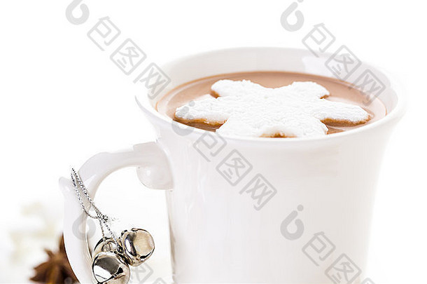 自制的热巧克力新装的雪花形状的白色棉花糖