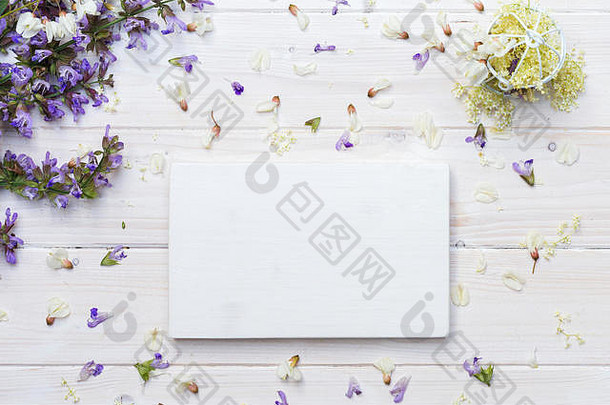 空白白色桌面场景空白木框架春天花