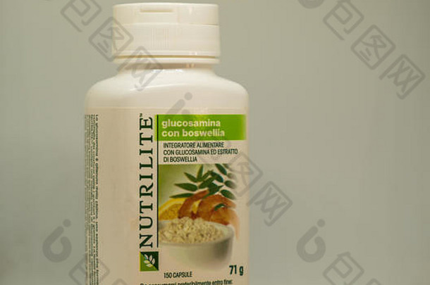 cagliari意大利12月容器桩胶囊葡萄糖胺boswellia白色背景nutrilite自然素食主义者补充