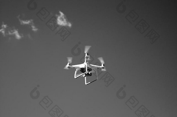 黑与白可爱的几何摘要艺术黑色的喜怒无常的有创意的天空无人机flyingobject飞无人机