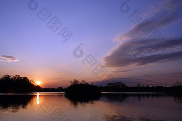 日落布莱克威尔森林保存银湖