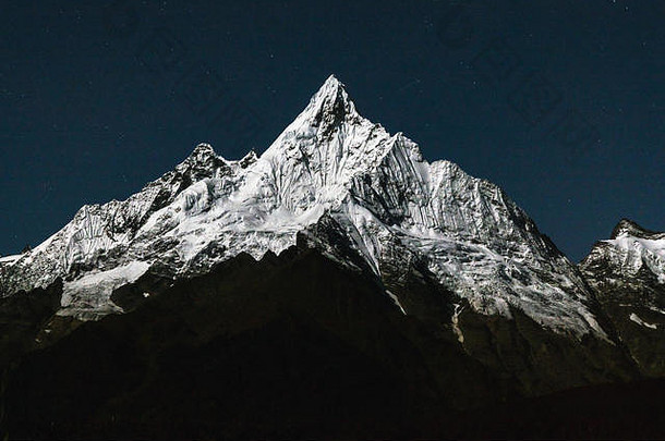 mianzimu山梅里雪山山范围完整的月亮光东部喜马拉雅山脉云南中国