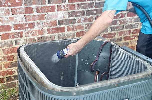 清洁空气护发素冷凝器线圈水删除污垢碎片