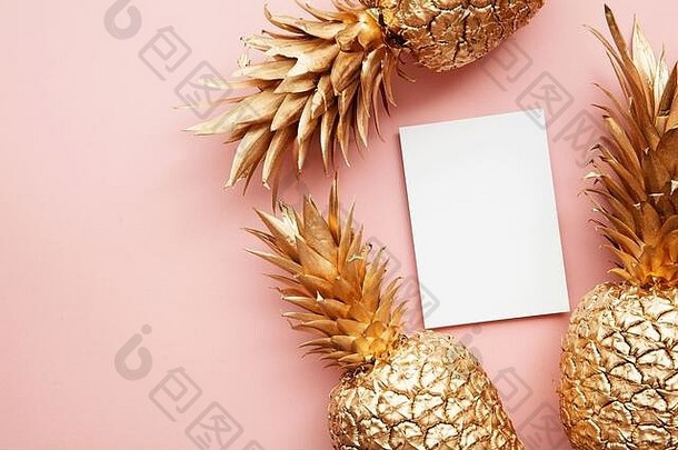 黄金菠萝最小的平躺空白白色卡