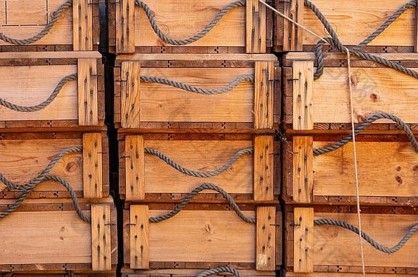 板条箱盒子木绳子处理列完整的背景纹理堆放板条箱存储运输