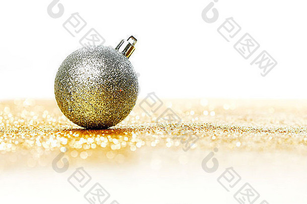 银圣诞节球闪亮的金背景