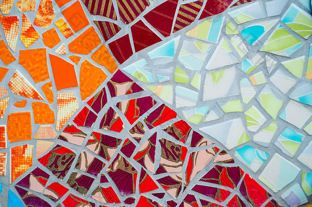 模式马赛克墙明亮的装饰色彩斑斓的瓷砖碎片坛子