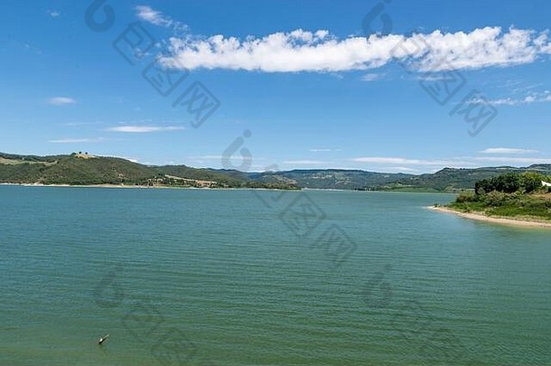 科尔巴拉湖省佩鲁贾阳光明媚的一天