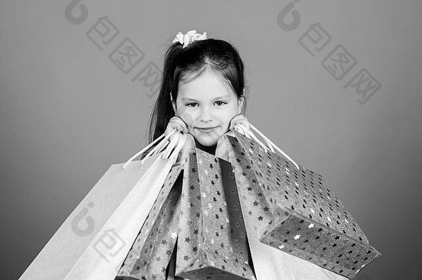 儿童一天出售孩子时尚商店助理包特殊的提供假期购买储蓄快乐孩子女孩礼物销售折扣小女孩购物袋