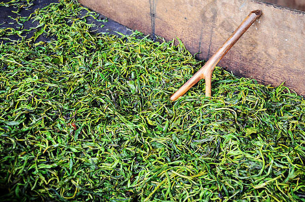 工作过程热气腾腾的干锅发射茶叶子博拉高原paksongchampasak老挝