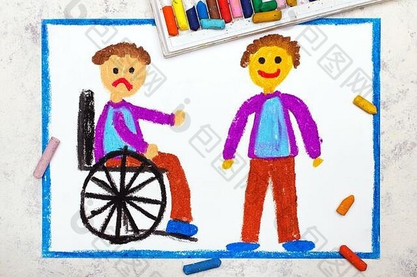 照片色彩斑斓的画伤心男孩坐着轮椅禁用男孩健康的朋友