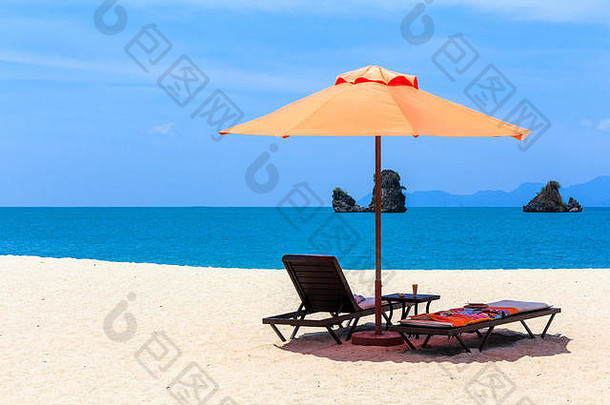 躺椅阳伞空朗考海滩马来西亚