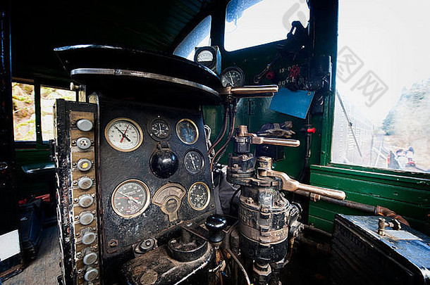 古董柴油<strong>火车</strong>室内显示旋钮刻度盘控制运行西北华盛顿状态