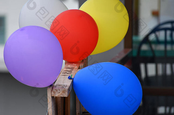 色彩斑斓的乳胶气球