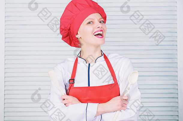 烹饪显示概念女人漂亮的老板穿他围裙美味的容易食谱烹饪食谱首页专业烹饪提示夫人可爱的老板教烹饪艺术