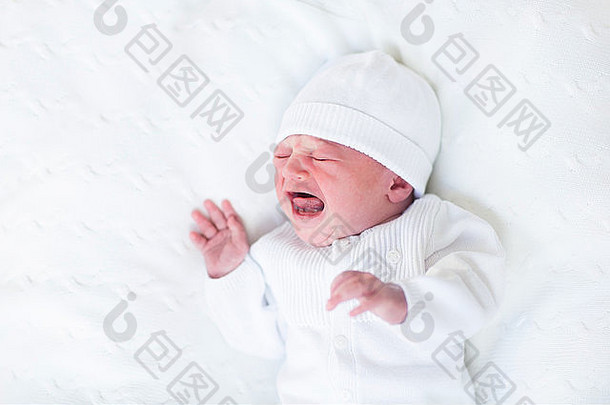 小哭新生儿婴儿白色针织他夹克