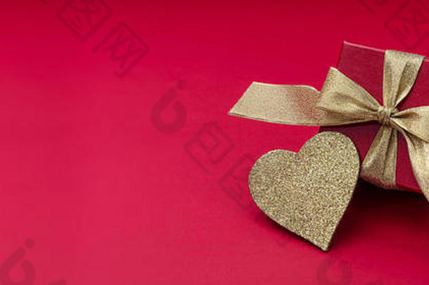 情人节一天爱礼物盒子红色的礼物闪亮的黄金心红色的<strong>背景</strong>横幅视图复制空间