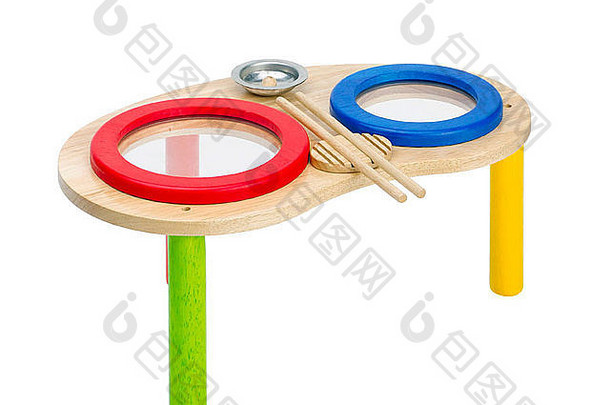 色彩斑斓的木玩具鼓孩子们