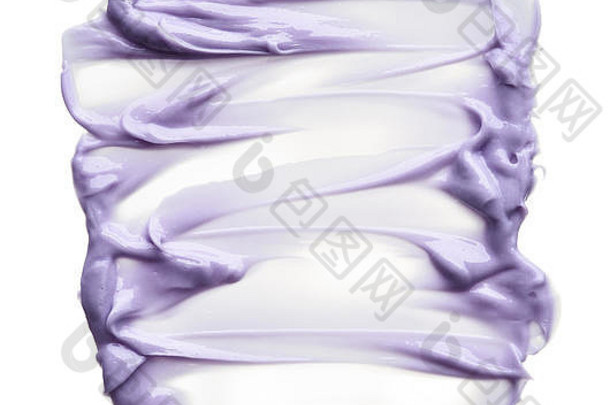 紫色的化妆涂片唇光泽孤立的白色背景紫色的奶油纹理孤立的白色背景