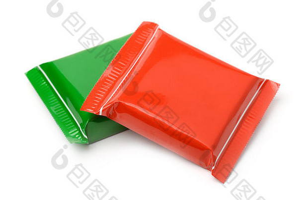 红色的绿色食物塑料袋孤立的白色