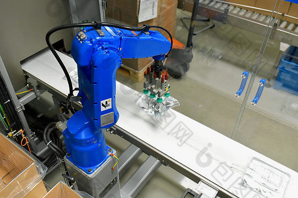 <strong>工业</strong>机器人现代pharamceutical工厂运输控制胰岛素输液袋