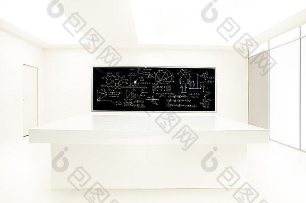 普遍观点化学实验室工作台黑板上公式背景