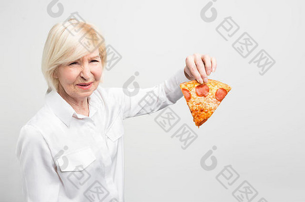 奶奶的想法吃一块披萨好海尔西人类人类孤立的白色背景