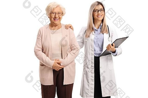 女医生持有上了年纪的女人肩膀孤立的白色背景
