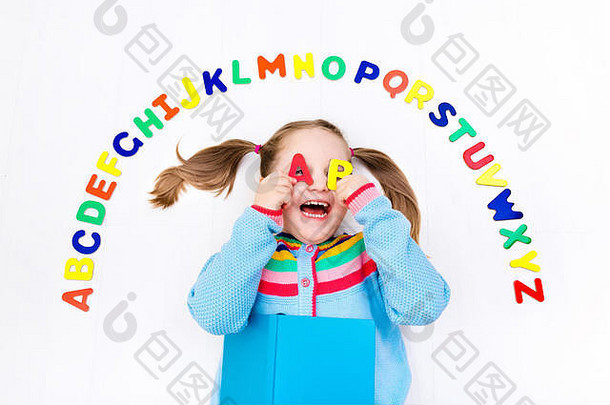 快乐学前教育孩子学习读写玩色彩斑斓的罗马字母信教育美国广播公司玩具书孩子们学校学生