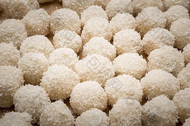 圣诞节面包店椰子球自制的饼干较低的巴伐利亚德国