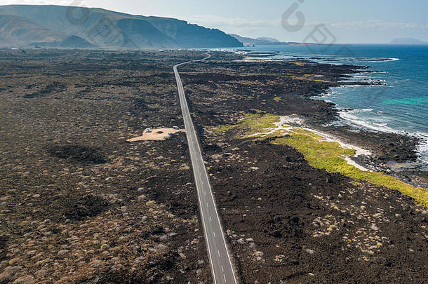 空中视图<strong>路</strong>运行熔岩字段缩进海岸线兰斯洛特金丝雀岛屿西班牙非洲野生自然