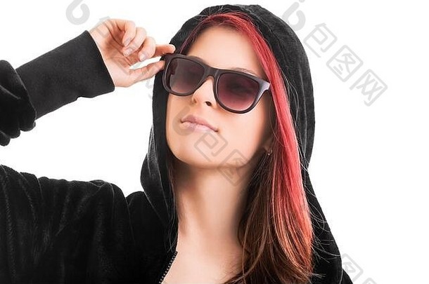 美丽的时尚的女孩黑色的连帽衫太阳镜孤立的白色背景<strong>假小子</strong>女黑色的连帽衫太阳镜反政府武装概念