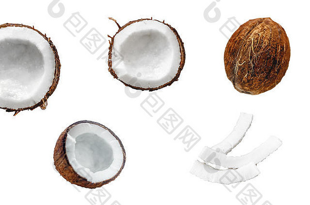 椰子切碎块芯片光白色木背景前视图